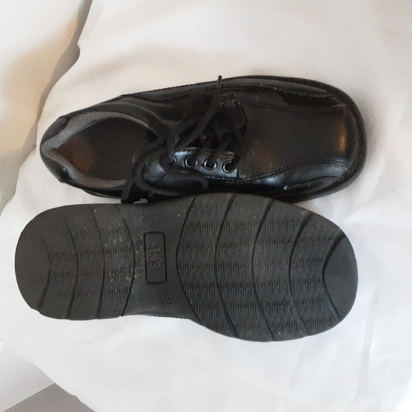 TKS BLACK LEATHER SHOES FOR BOYS SIZE  3 - Picture 4 of 4
